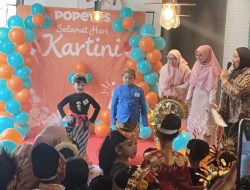 Peringati Hari Kartini: RA Miftahul Huda Gelar Fashion Show Busana Adat