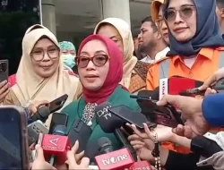 Pasca Kecelakaan Kereta Menteri PPPA Usulkan Gerbong Perempuan KRL Pindah ke Tengah, Depan Belakang untuk Laki-laki