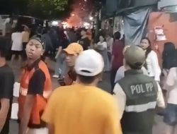 Kericuhan di Petamburan: Dua Lapak Terbakar Akibat Tawuran Warga