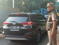Pengawasan Ketat Satpol PP Jakarta Barat di Exit Tol Rawa Buaya: Menjaga Ketertiban dan Kelancaran Lalu Lintas