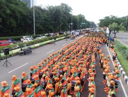 DLH DKI Jakarta Kerahkan 1.400 Petugas Kebersihan Demi Kenyamanan Peringatan May Day di Monas