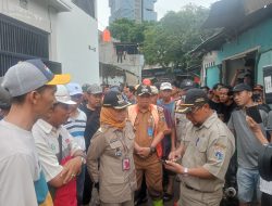 Tinjau Lokasi Banjir, Iin Mutmainah Pastikan Penanganan Cepat dan Bantuan untuk Warga