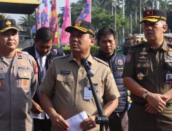 Operasi Besar-besaran, Satpol PP DKI Hancurkan 10.200 Botol Minol Ilegal
