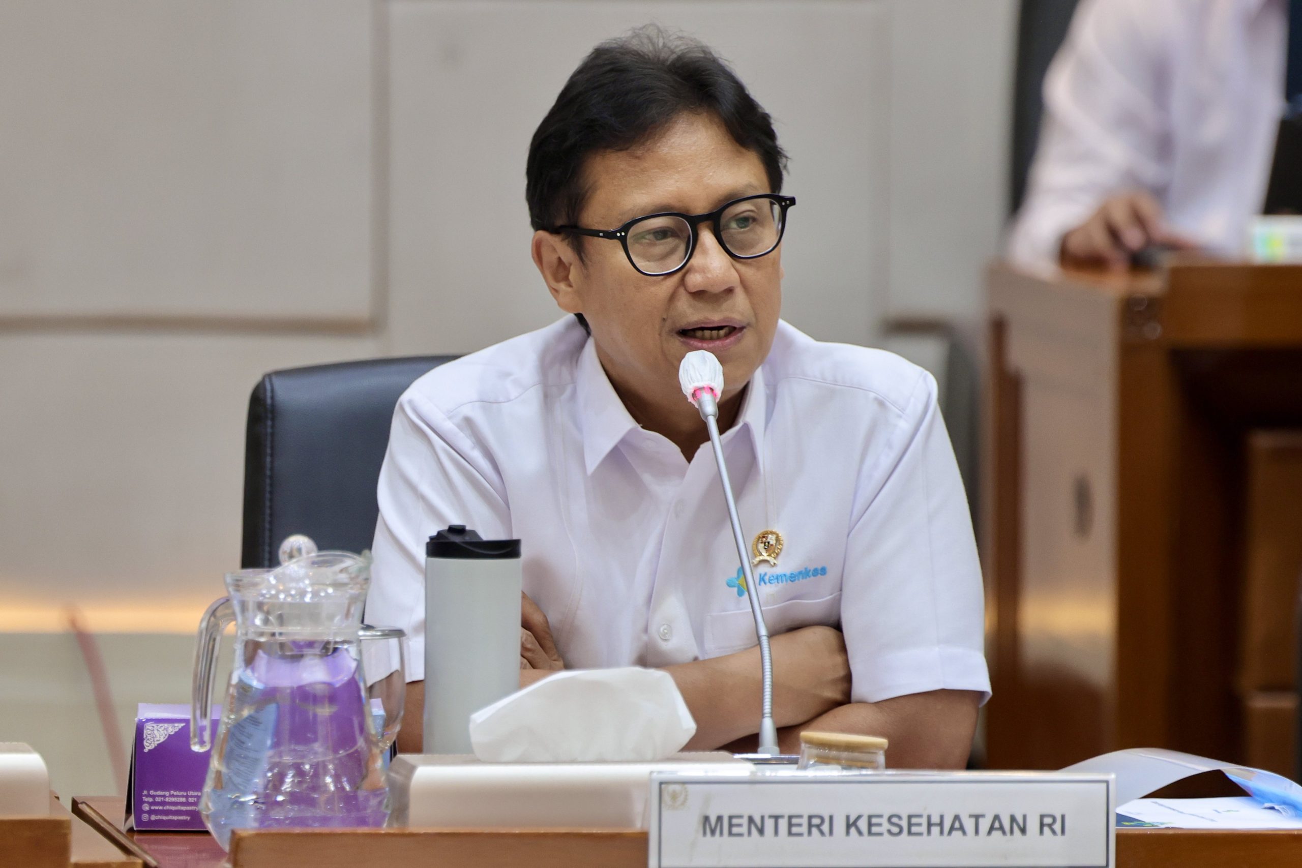Menkes Baju Putih