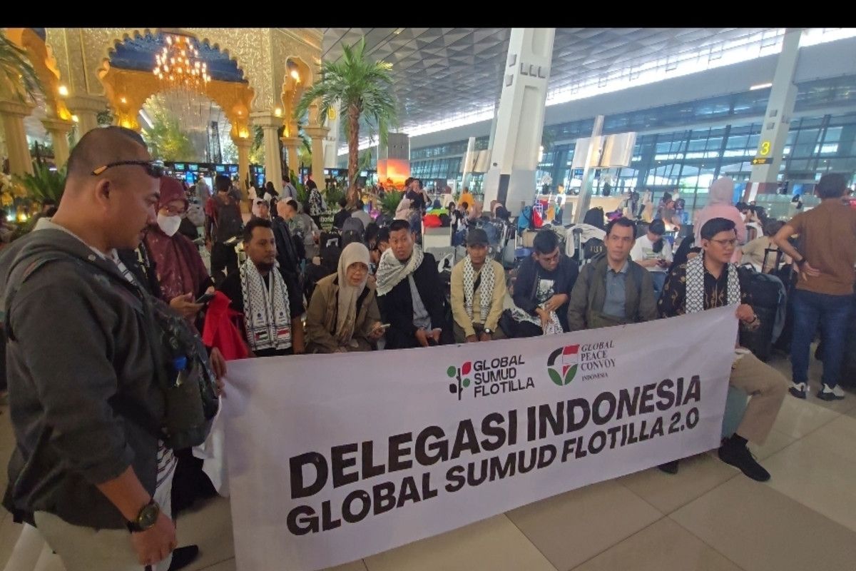 lima sukarelawan dari global peace convoy indonesia gpci ber nzgq