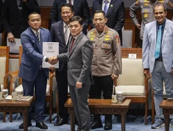 Rapat Paripurna DPR Sahkan Revisi Ketiga UU Polri, Batas Usia Pensiun Polri Sampai 60 Tahun