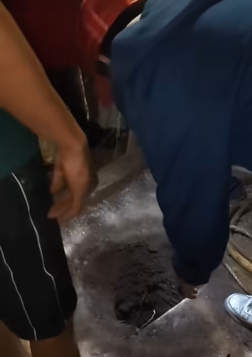 Anak terperosok