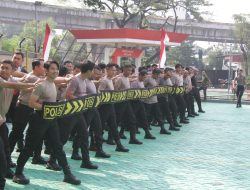 Meningkatkan Kesiapsiagaan, Polres Metro Jakarta Barat Gelar Latihan Pengendalian Massa