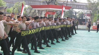 Meningkatkan Kesiapsiagaan, Polres Metro Jakarta Barat Gelar Latihan Pengendalian Massa