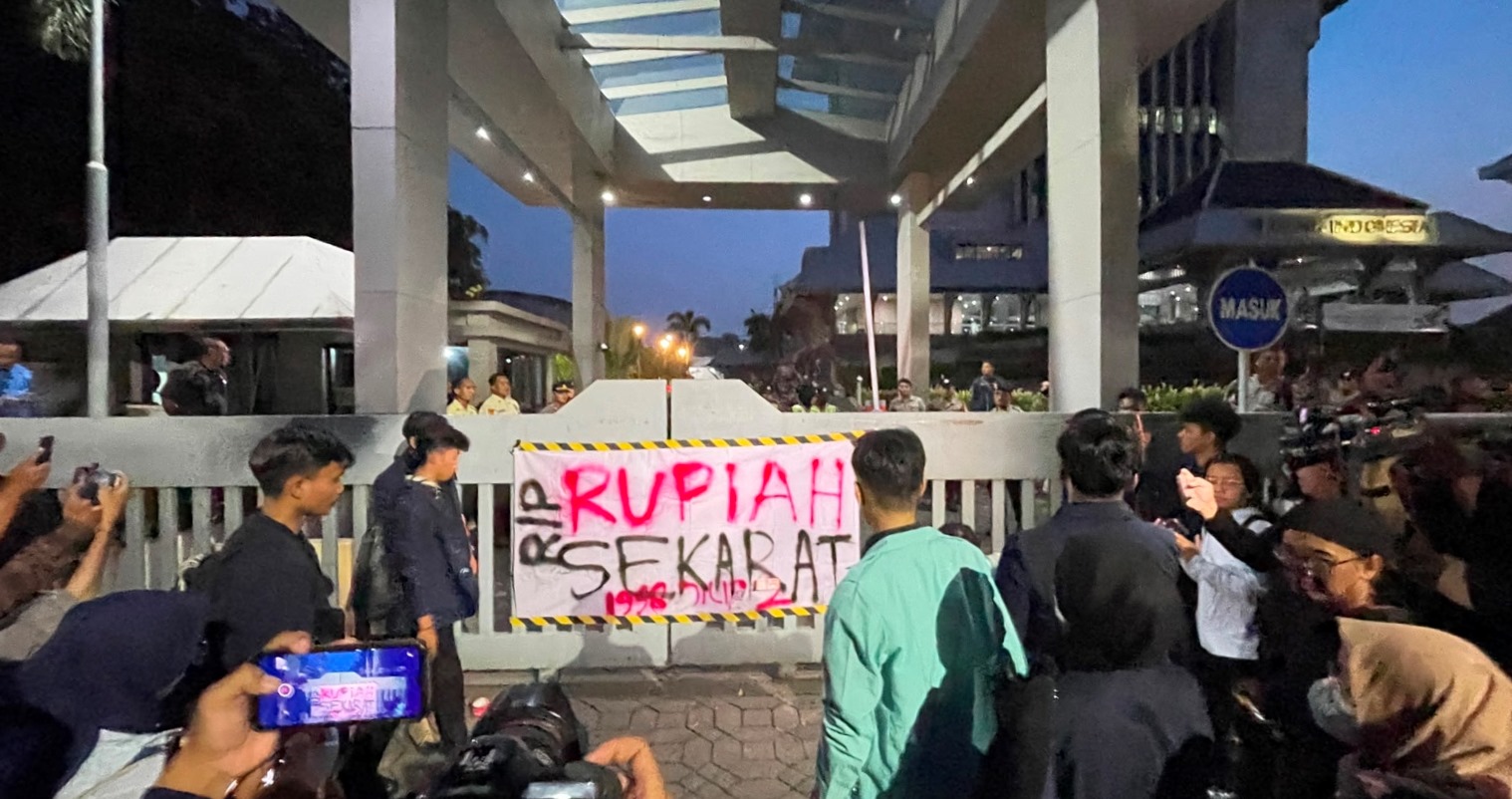 Gelombang Protes Mahasiswa: Saat Rupiah Menembus Angka 18 Ribu 1 bem si segel bi4