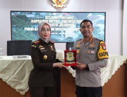 Polres Metro Jakbar Perkuat Sinergi Penegakan Hukum Lewat Silaturahmi ke Kejaksaan Negeri Jakarta Barat