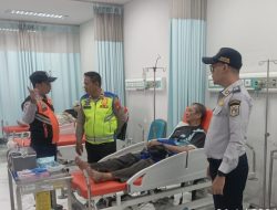 Kecelakaan di Meruya Utara, Anggota Dishub Kembangan Sigap Bantu Korban dan Kawal ke Rumah Sakit