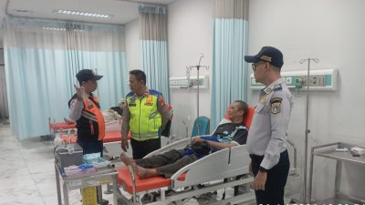 Kecelakaan di Meruya Utara, Anggota Dishub Kembangan Sigap Bantu Korban dan Kawal ke Rumah Sakit