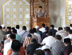 Kapolres Metro Jakarta Barat Jadi Khotib Jumat, Tegaskan Sinergi Ulama-Umara Kunci Kebaikan