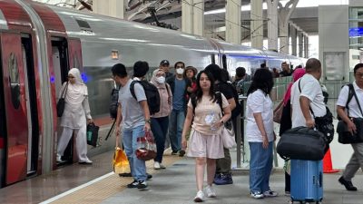 Kereta Cepat Whoosh Makin Diminati Wisatawan Mancanegara