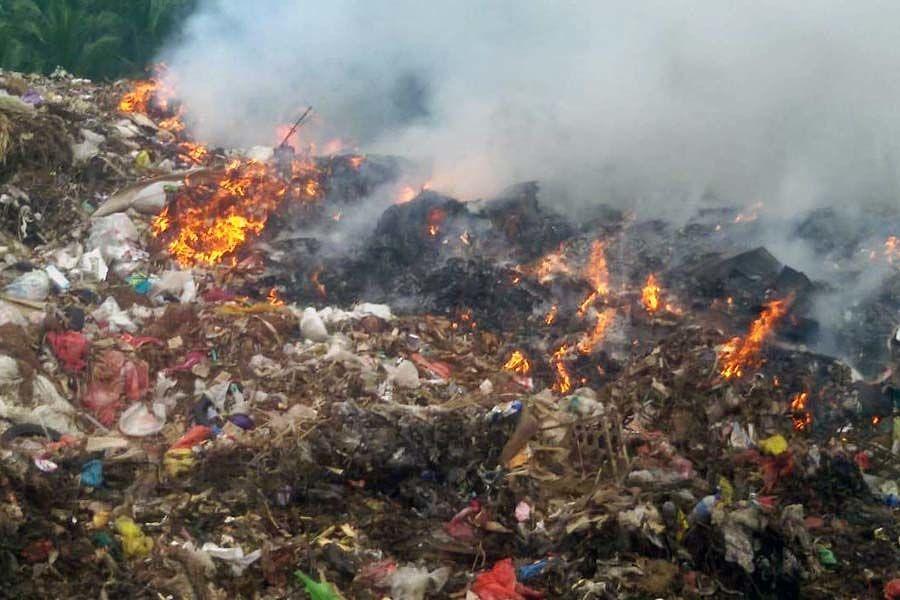 Kualitas Udara di Sekitar TPA Jatiwaringin Capai Tingkat Berbahaya Akibat Kebakaran 1 balipostcom tpa sente kebakaran pipa pengeluaran gas metan dipasang 01