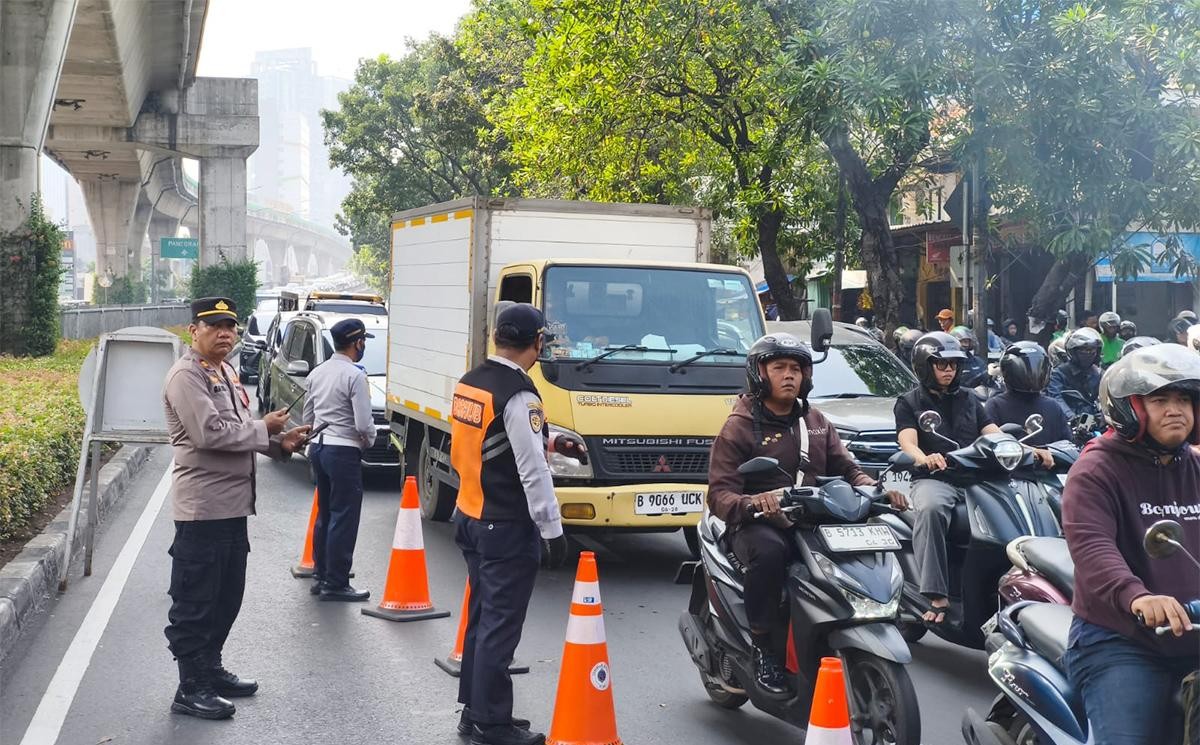 Cegah Insiden Terulang, Dishub DKI Perkuat Mitigasi JPO dan Pengawasan Angkutan Barang 1 ec0412864446703c1b00a185f069f595 1