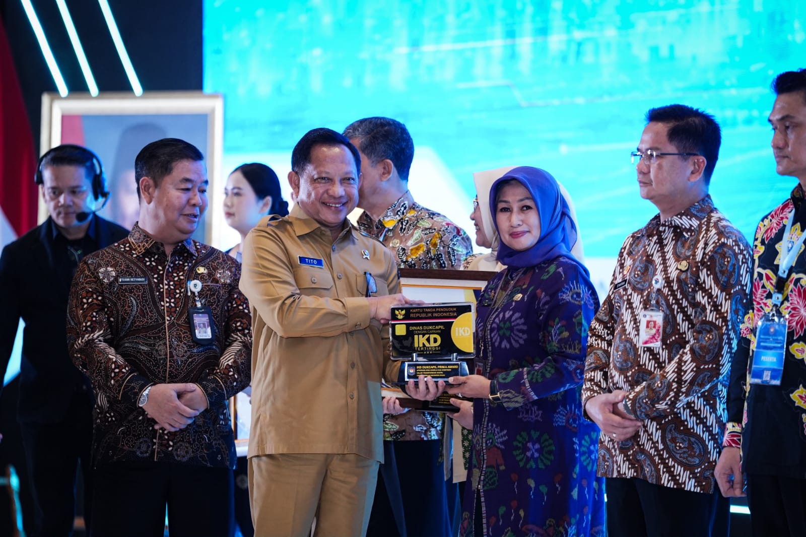 Berkat Keberhasilan Aktivasi IKD, Pemkot Jakarta Barat Raih Penghargaan Nasional Dukcapil Prima Awards 2026 1 IMG 20260804 WA0016