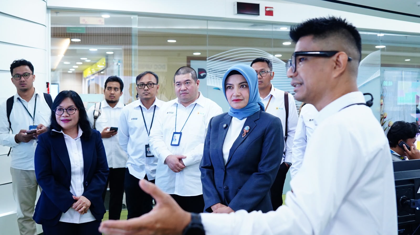 Stafsus Wapres Tinjau Sistem Kelistrikan dan Layanan PLN Jakarta Raya, Pastikan Pasokan Listrik Andal dan Transparan 1 IMG 20260805 WA0000