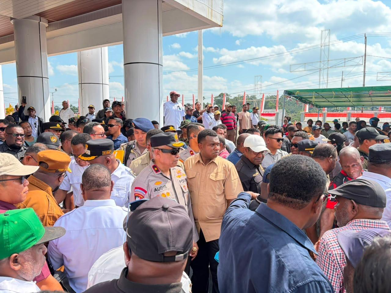 Kejutan di Kalangan Publik Papua Barat Daya: Kapolda yang Baru Dua Bulan Dilantik, Kini Kembali Bergeser — Apa yang Sebenarnya Terjadi? 1 IMG 20260831 WA0006