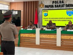 Tegakkan Disiplin Tanpa Kompromi, Kapolda Papua Barat Daya Sidang Tiga Personel yang Melanggar Aturan