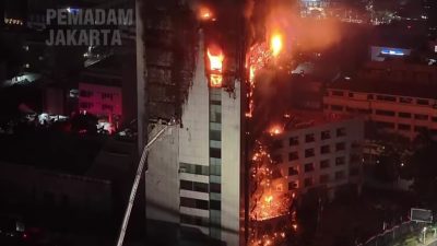 Malam Mencekam: Kebakaran Melanda Gedung Bapenda DKI Jakarta, Data Dipastikan Aman