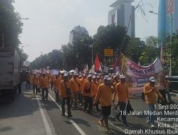 Ratusan Petani Tebu Rembang Gelar Aksi Unjuk Rasa di Eks BBG, Suarakan Kesejahteraan dan Kepastian Penyerapan Hasil Panen