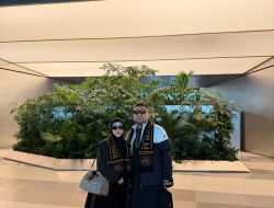 Menapaki Jejak Spiritual di Tanah Suci, Hj. Debby dan Suami Jalani Umrah Bersama AHW Travel