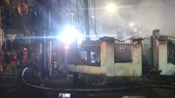 Kebakaran di Kebayoran Lama Hanguskan 18 Rumah dan 4 Usaha, Kerugian Capai Rp1,2 Miliar 4 a0db461e f970 4013 9ee9 1cca09a362c0