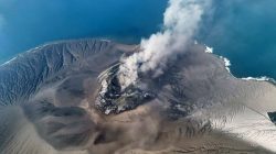 Erupsi Gunung Anak Krakatau: Abu Vulkanik Masih Menyebar, Kebijakan PJJ Diperpanjang & Berbagai Langkah Tanggap Darurat Diterapkan 2 arsip berita aktivitas anak krakatau terus dipantau pvmbg pastikan status siaga tetap berlaku usai erupsi menerus 25 jam wkequzi