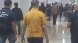 Kepala Kejaksaan Negeri di Sultra Ditangkap Tim PAM SDO, Dibawa ke Kejagung 2 IMG 3764
