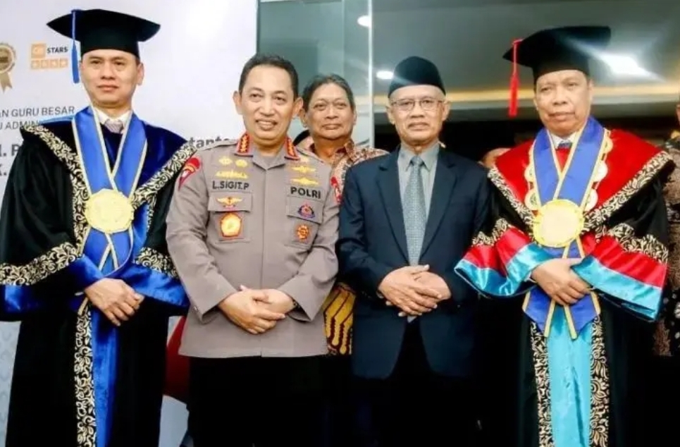 Mutasi Besar di Polri, Kapolda Metro Jaya Sekarang Seorang Guru Besar 2 Screenshot 2026 10 03 20 37 38 157 com.android.chrome edit