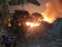 Diduga Kebocoran Gas, Ledakan Keras Guncang Pertokoan Pasar Cimanggis Ciputat