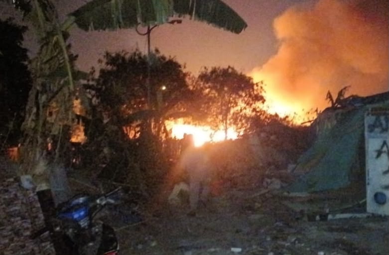 Diduga Kebocoran Gas, Ledakan Keras Guncang Pertokoan Pasar Cimanggis Ciputat 1 cd9a00b8 c20a 4a8c bed5 5e28e356d1af FB3F4C7C D697 4D3A 9E3E 2E209F617AEB