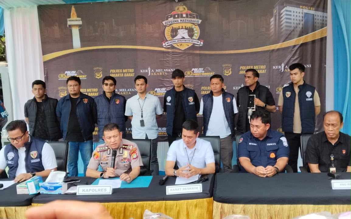 Polres Jakarta Barat Tindak Tegas dan Amankan 53 Pelaku 3C 1 d3335b81 8a48 4280 9bd4 e34267674a94 6F5CB701 AA73 4FCE 8F1E 2506174AEDA4
